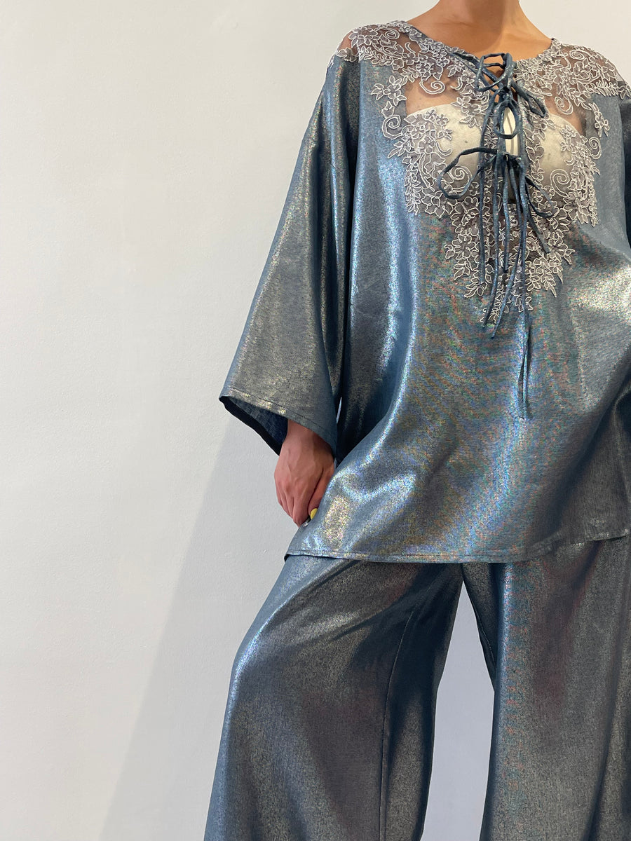 Blue embroidered linen shirt
